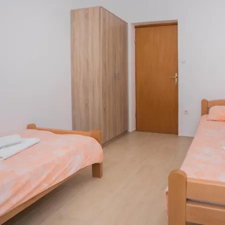 Apartment Sweet Dreams *