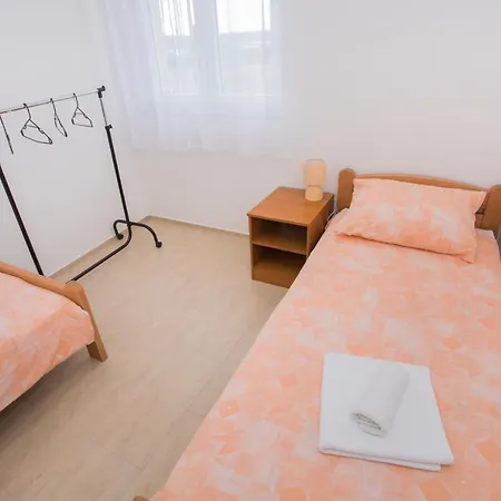 Apartment Sweet Dreams *